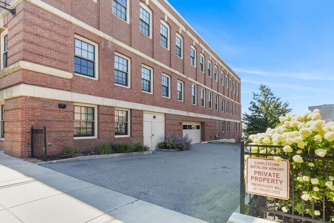 Building Photo - 380 Bunker Hill St