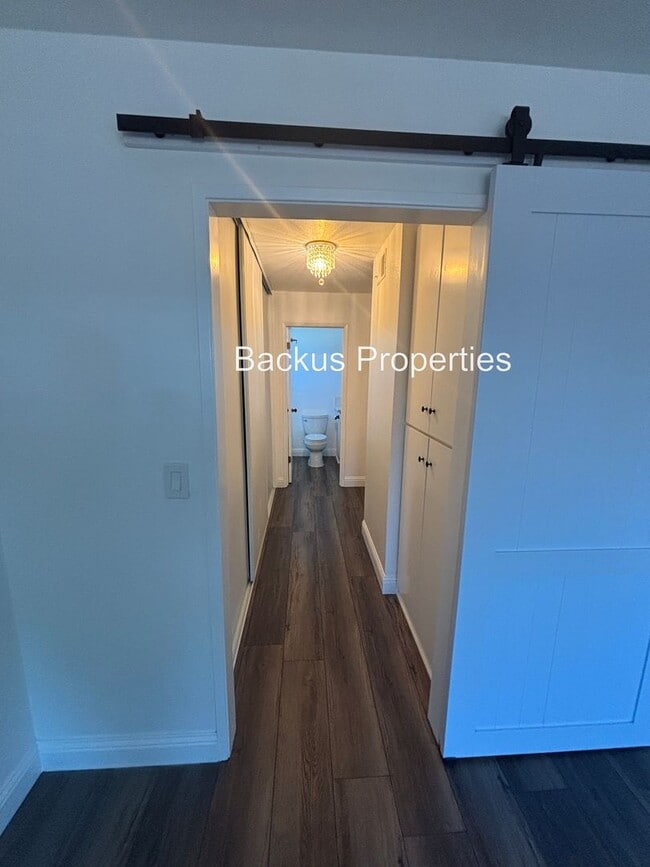 Building Photo - Lovely Los Olivos Condo
