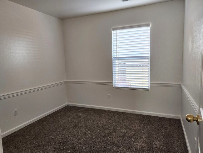 Building Photo - 3 bedroom Home For Rent in North Valleys area