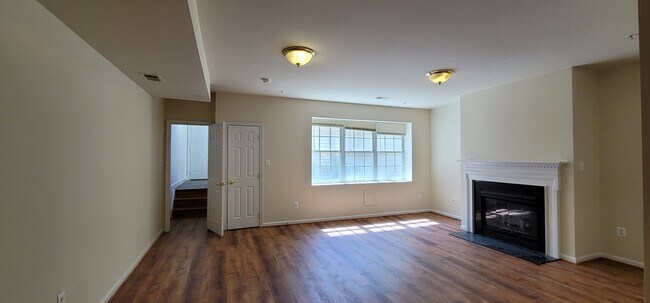 Building Photo - 1641 Piccard Dr