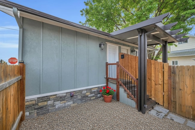 Building Photo - 202 S Middleton Rd