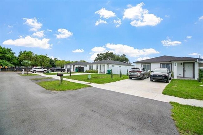 Building Photo - 0 SW 122 Ct