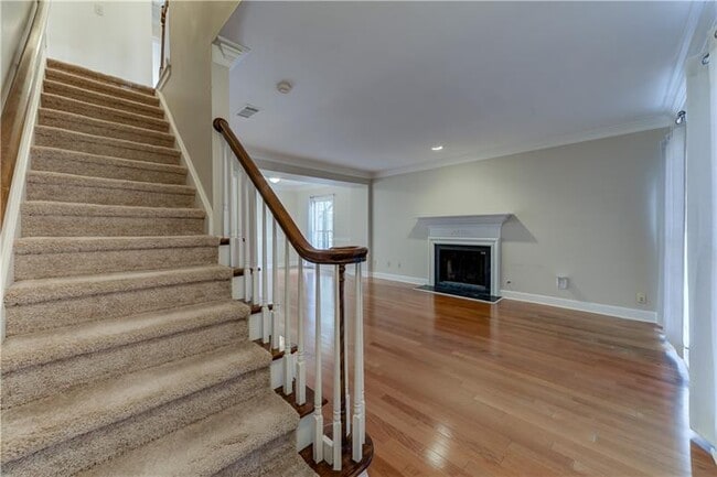 Building Photo - 64 Mt Vernon Cir