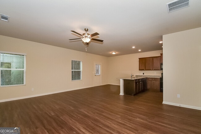Building Photo - 220 Augusta Woods Dr