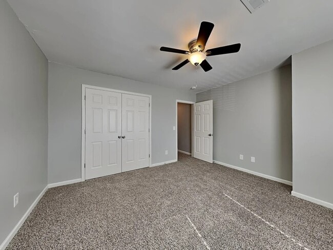 Building Photo - 802 Brantford Dr