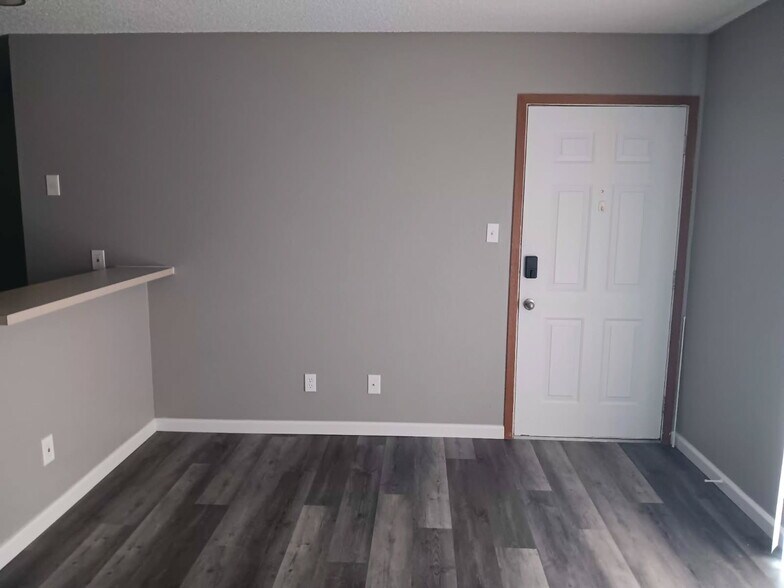 Building Photo - 311 Cedarview Ct