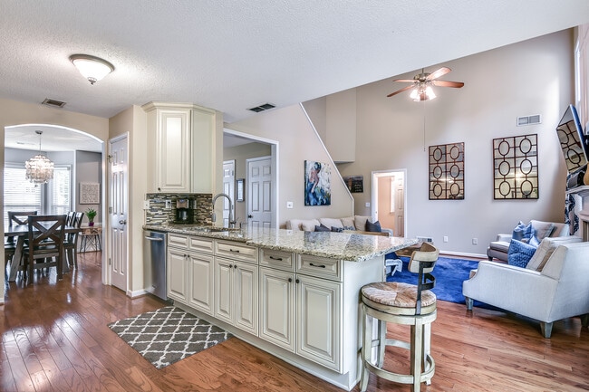 Building Photo - 6165 Pattingham Dr