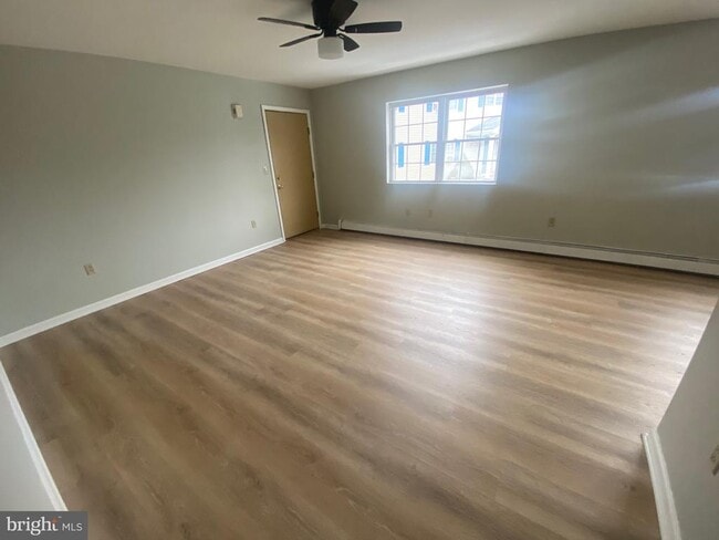 Building Photo - 130 Mortimer St