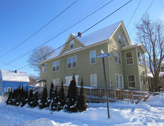 Building Photo - 790 3rd Ave