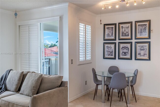 Building Photo - 3255 NE 184th St