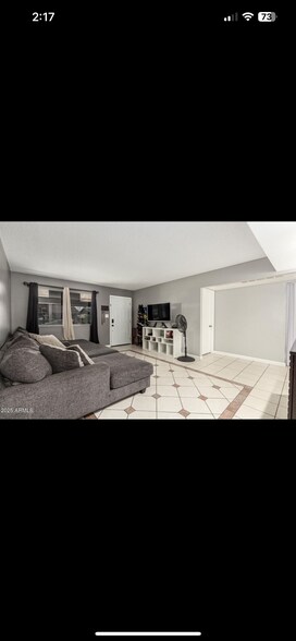 Building Photo - 6426 W Lamar Rd