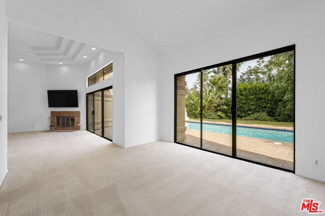 Building Photo - 3516 Malibu Country Dr