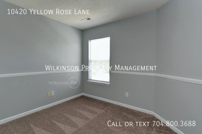 Building Photo - 10420 Yellow Rose Ln