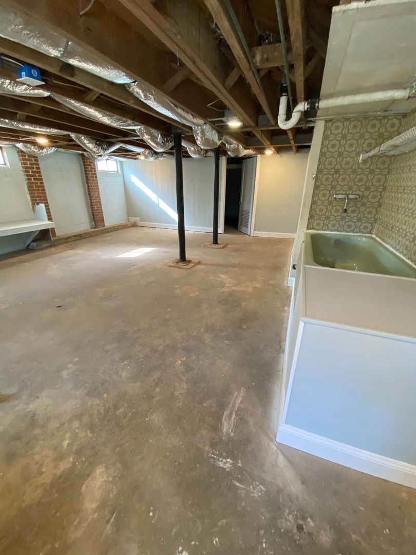 Building Photo - 8217 Woodman Rd