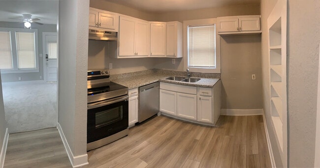 upstairs kitchen - 200 W Caroline St