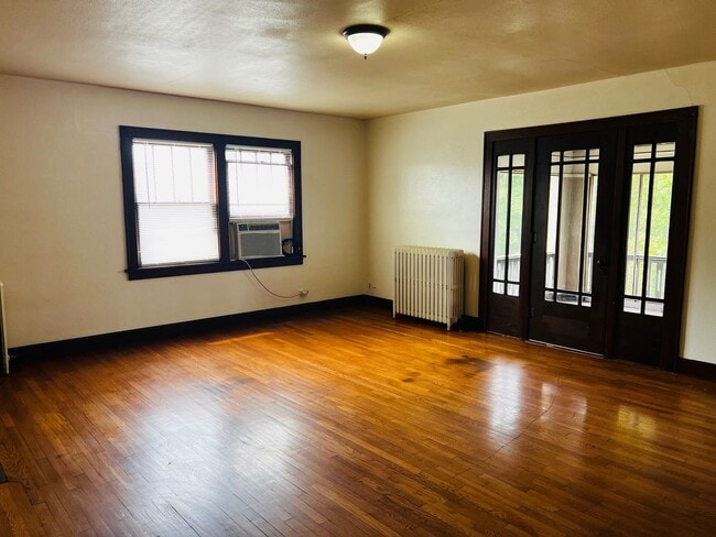 Building Photo - Downtown Charm with Character to Spare – Available Early July!
