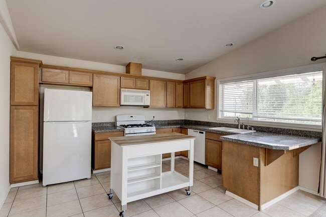 Building Photo - Spacious 2+ Bedroom Home on Corner Lot in ...