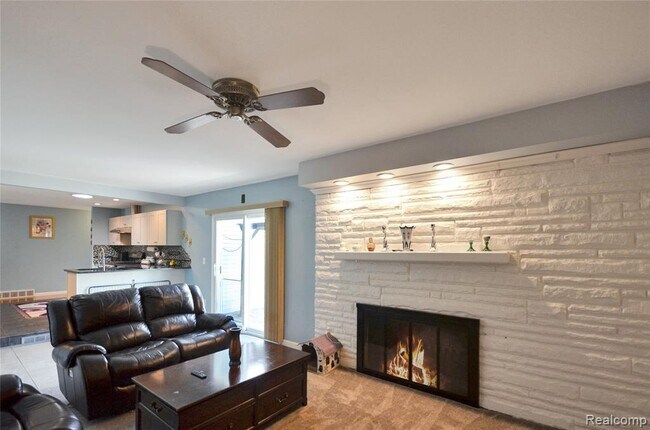 Building Photo - 37653 Longacre Dr