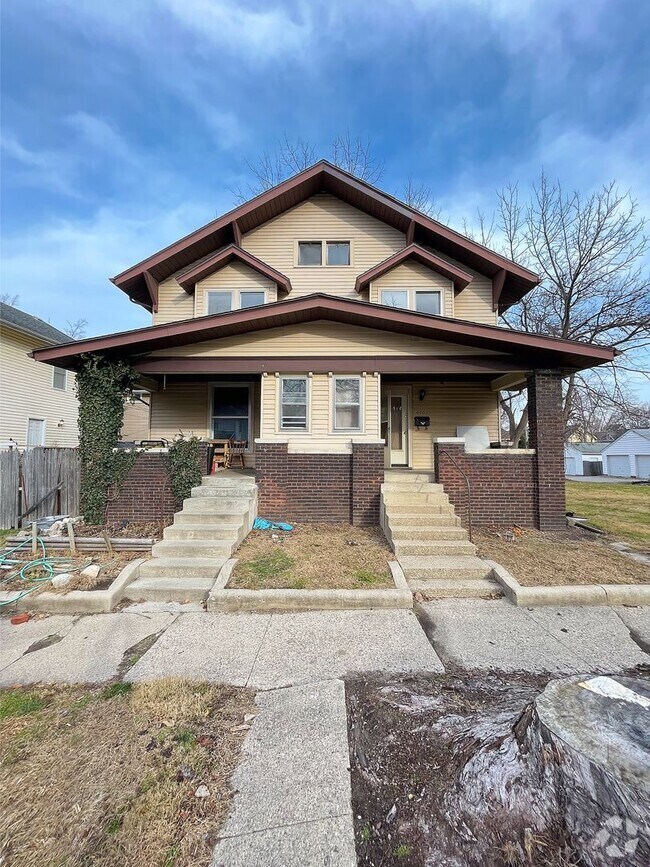 Building Photo - 616-618 W Pike Street