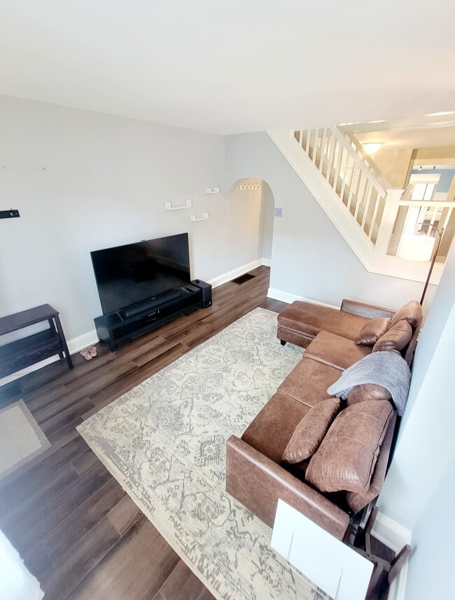 Living room - 3507 Gough St