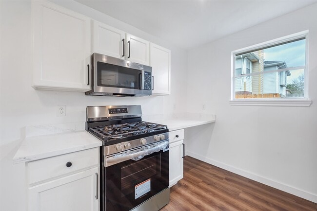 Building Photo - 11703 N Perry Ave