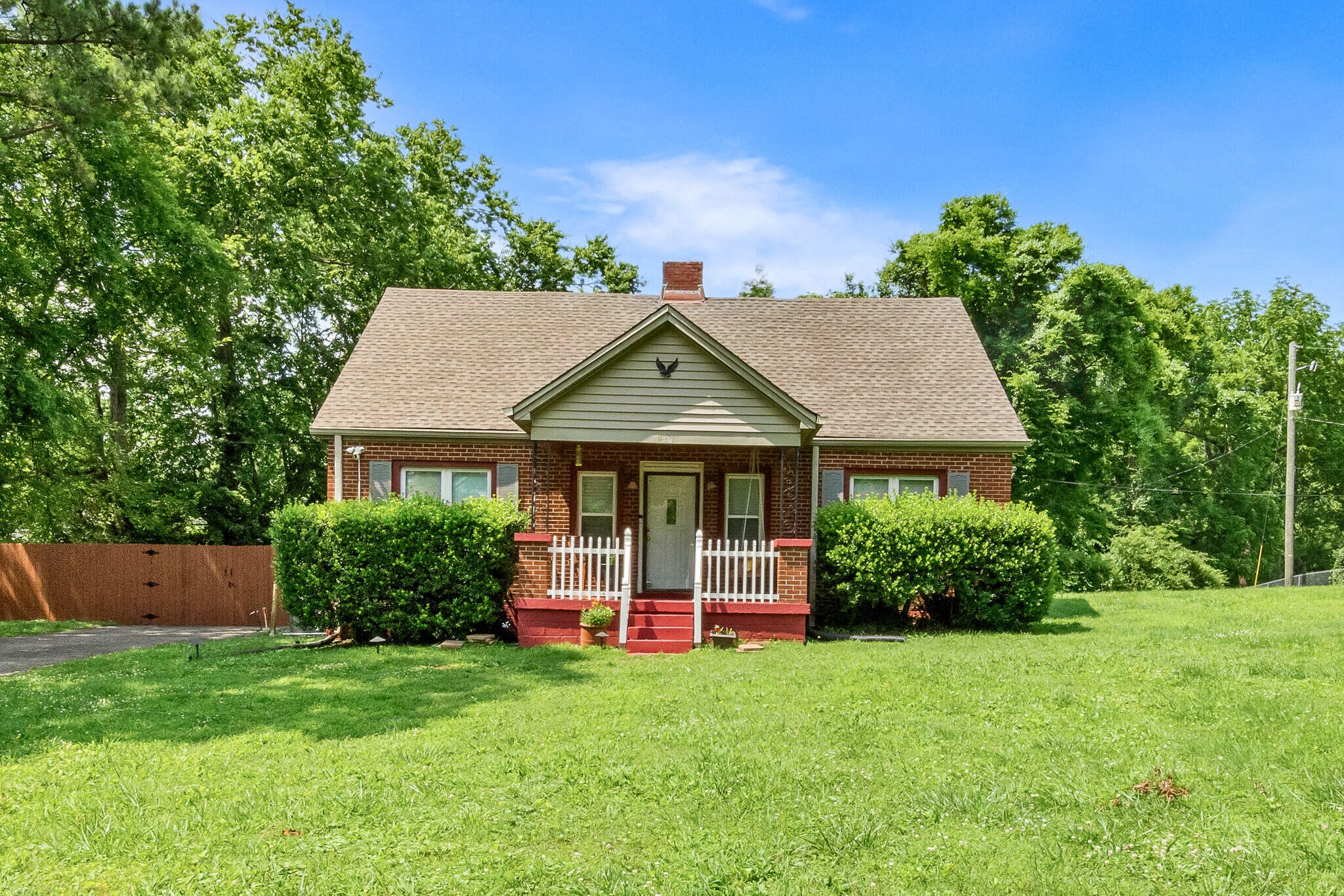 Building Photo - 1208 Currey Rd