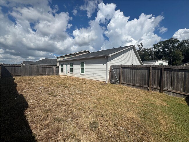 Building Photo - 15740 Del Norte Dr
