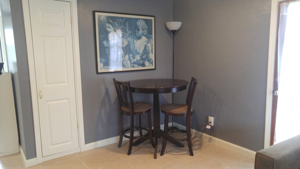 Building Photo - 4615 Dart St