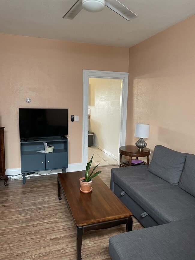 Building Photo - 23 Hays St