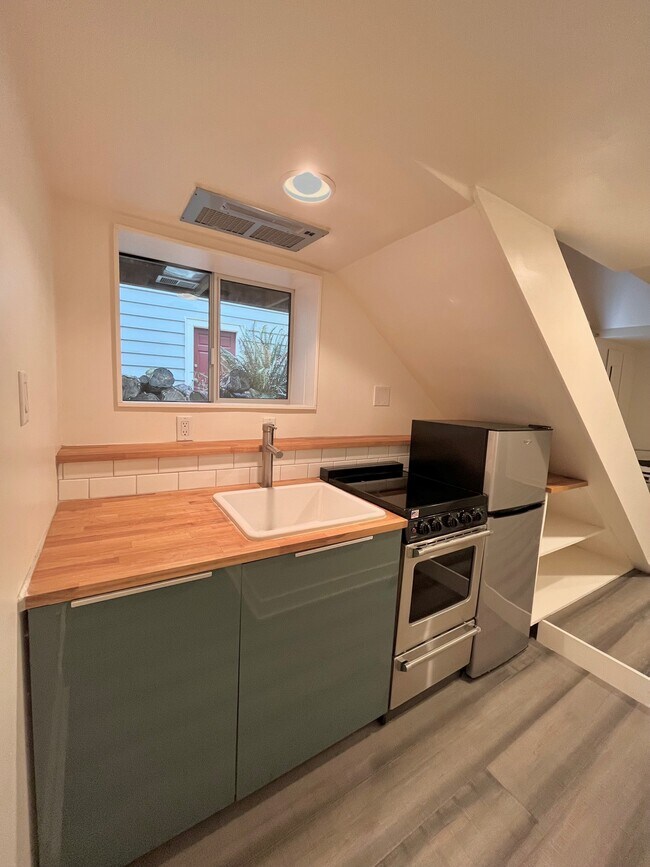 Garden Unit Kitchenette - 3029 19th Ave S