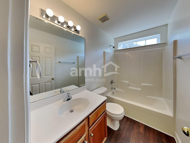 Building Photo - 2016 Sentinel Dr