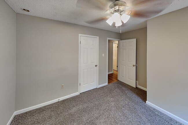 Building Photo - 978 Nolan Ln
