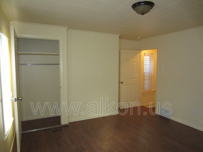 Building Photo - 4315 Bristol St