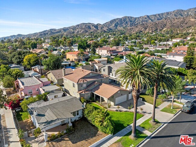 Building Photo - 807 E Orange Grove Ave