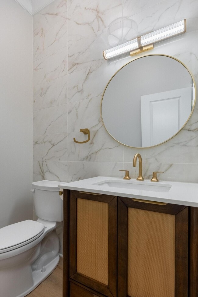 Building Photo - 265 Trunk St NE