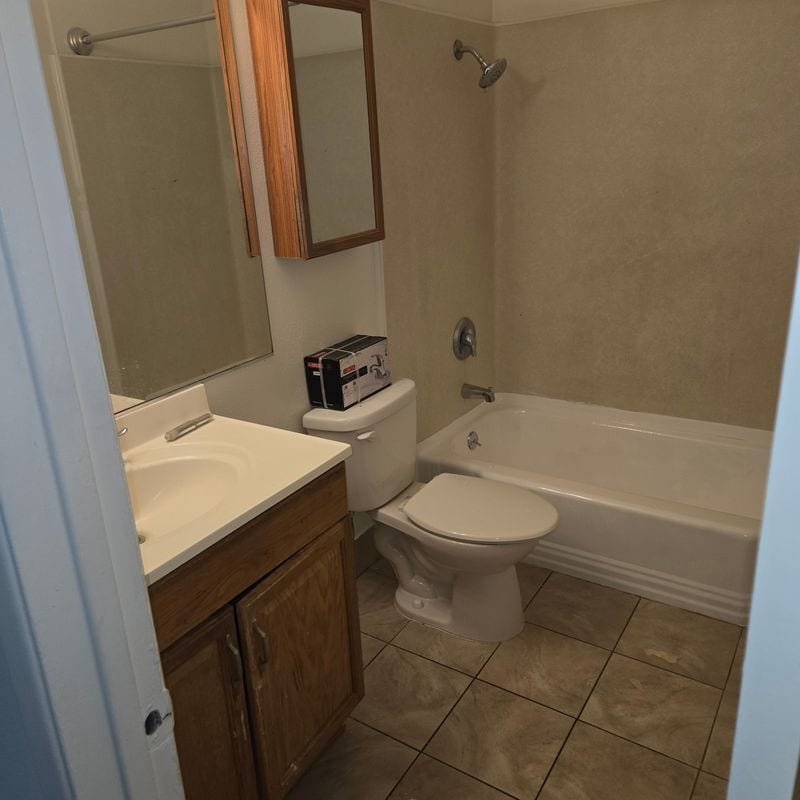 Building Photo - 2613 Andover Ave