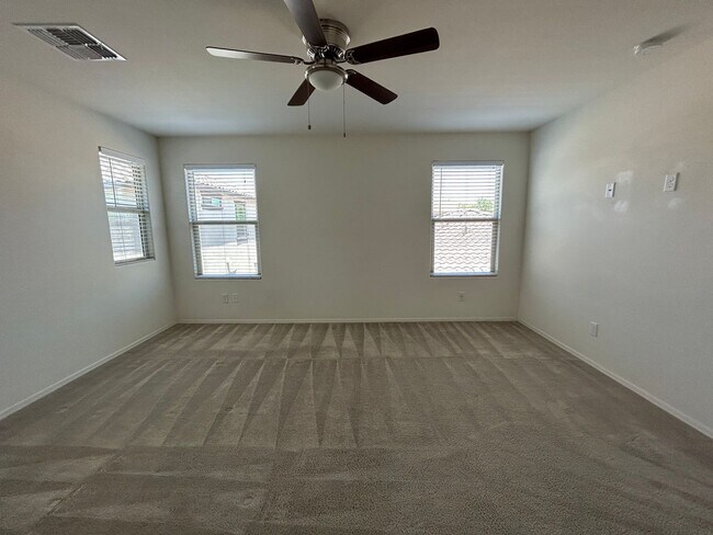 Building Photo - 4046 E Ranch Rd