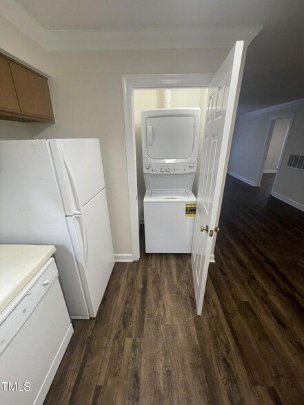Building Photo - 3603 Helix Ct