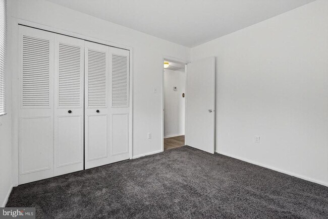 Building Photo - 8801 Monmouth Dr
