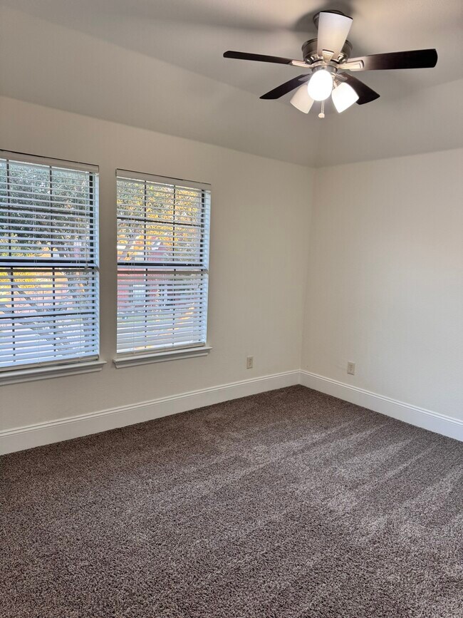 Building Photo - 15833 Bent Rose Way