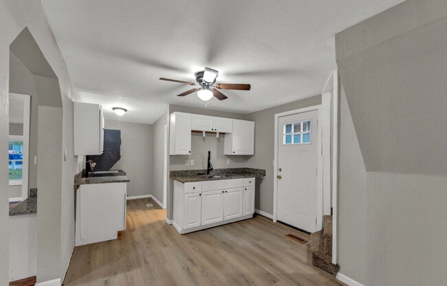 Building Photo - 333 Elm St