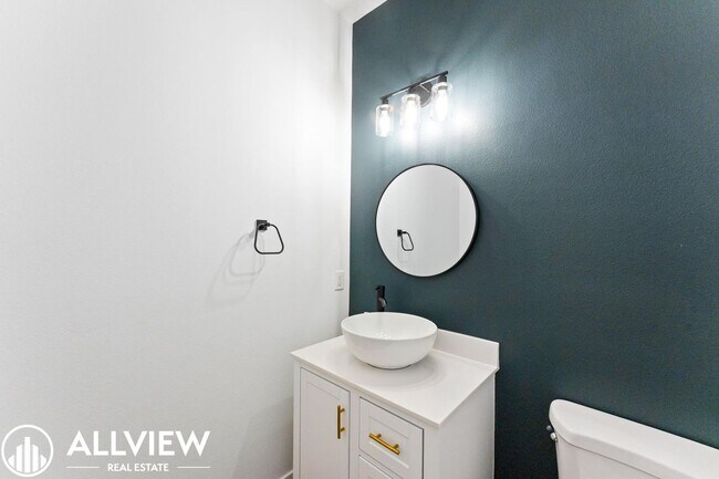 Building Photo - Turnkey 2 Bedroom, 2.5 Bath End Unit Townhome Available NOW in Rancho Mission Viejo!