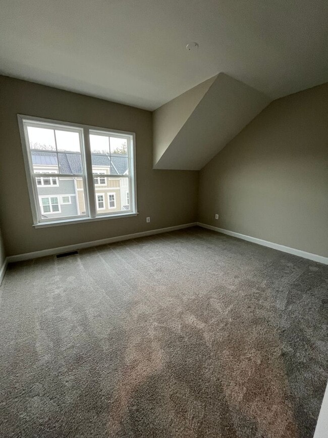 Building Photo - ***FIRST MONTH RENT FREE** BRAND NEW Townhouse in Preston Lake -