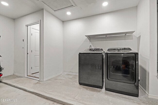 Building Photo - 5128 Jennifer Claire Ln