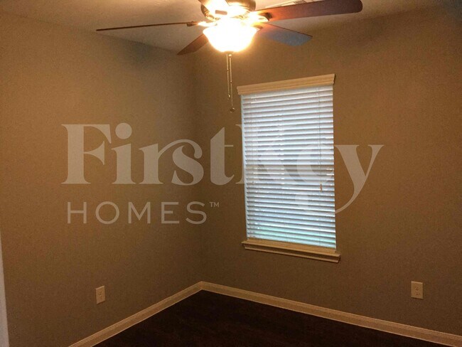 Building Photo - 14918 Huntington Willow Ln