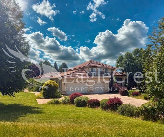 Building Photo - 44 Vinehill Dr