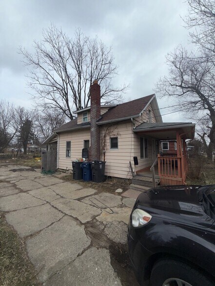 Building Photo - 1218 Pinehurst Ave