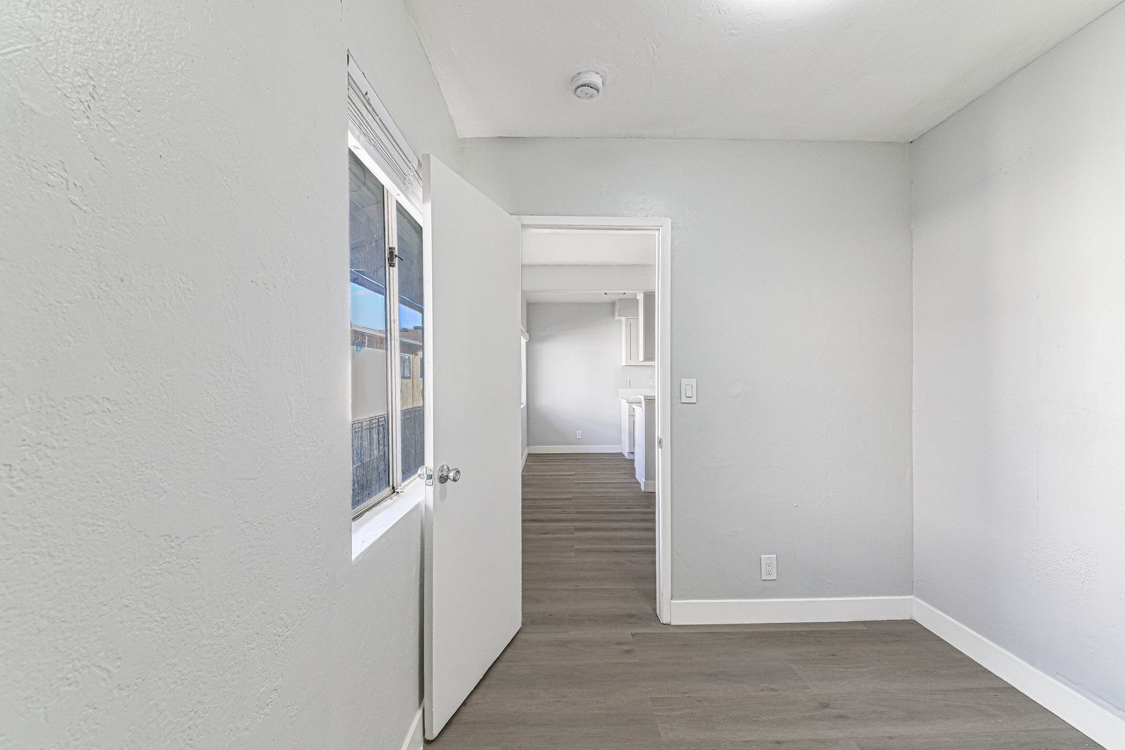 Building Photo - 811 Gardenia Ave