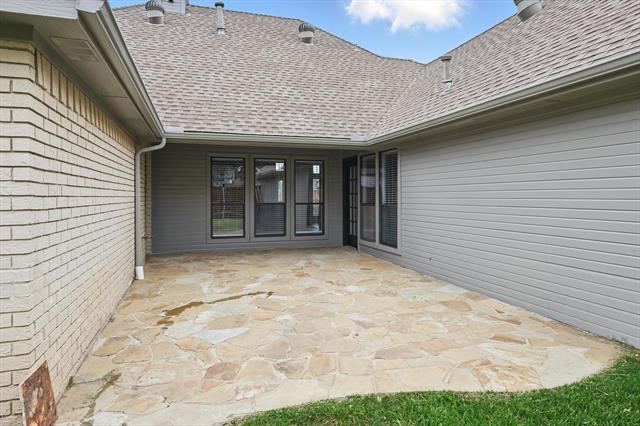 Building Photo - 501 Meadowood Ln