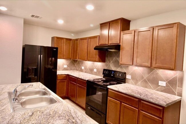 Building Photo - 102 Schuylerville Dr